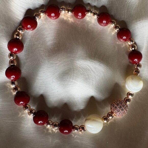 a timeless and feminine piece that radiates both confidence and grace - Picture 3 of 3